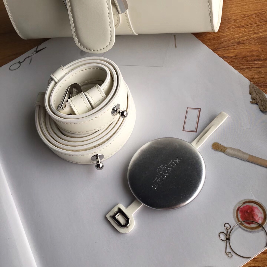 델보 브리앙 박스 GM 백 화이트